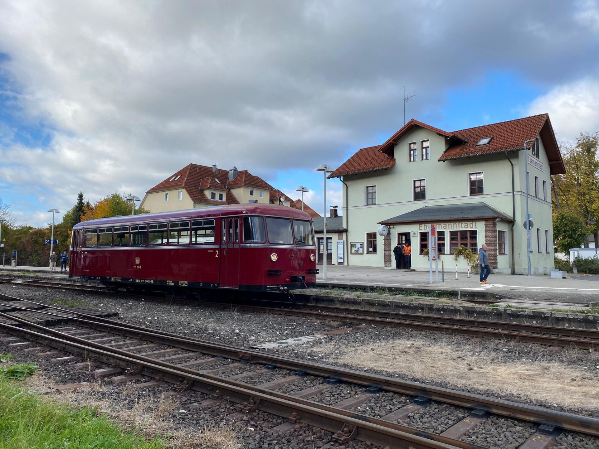 Schienenbus-Oldtimer der Vulkan-Eifel-Bahn wieder unterwegs